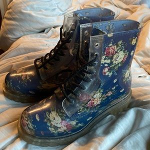 7.5 perfect condition anytime boots
